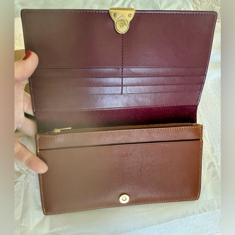 Women’s Coach Full Size Leather Wallet - Picture 4 of 9